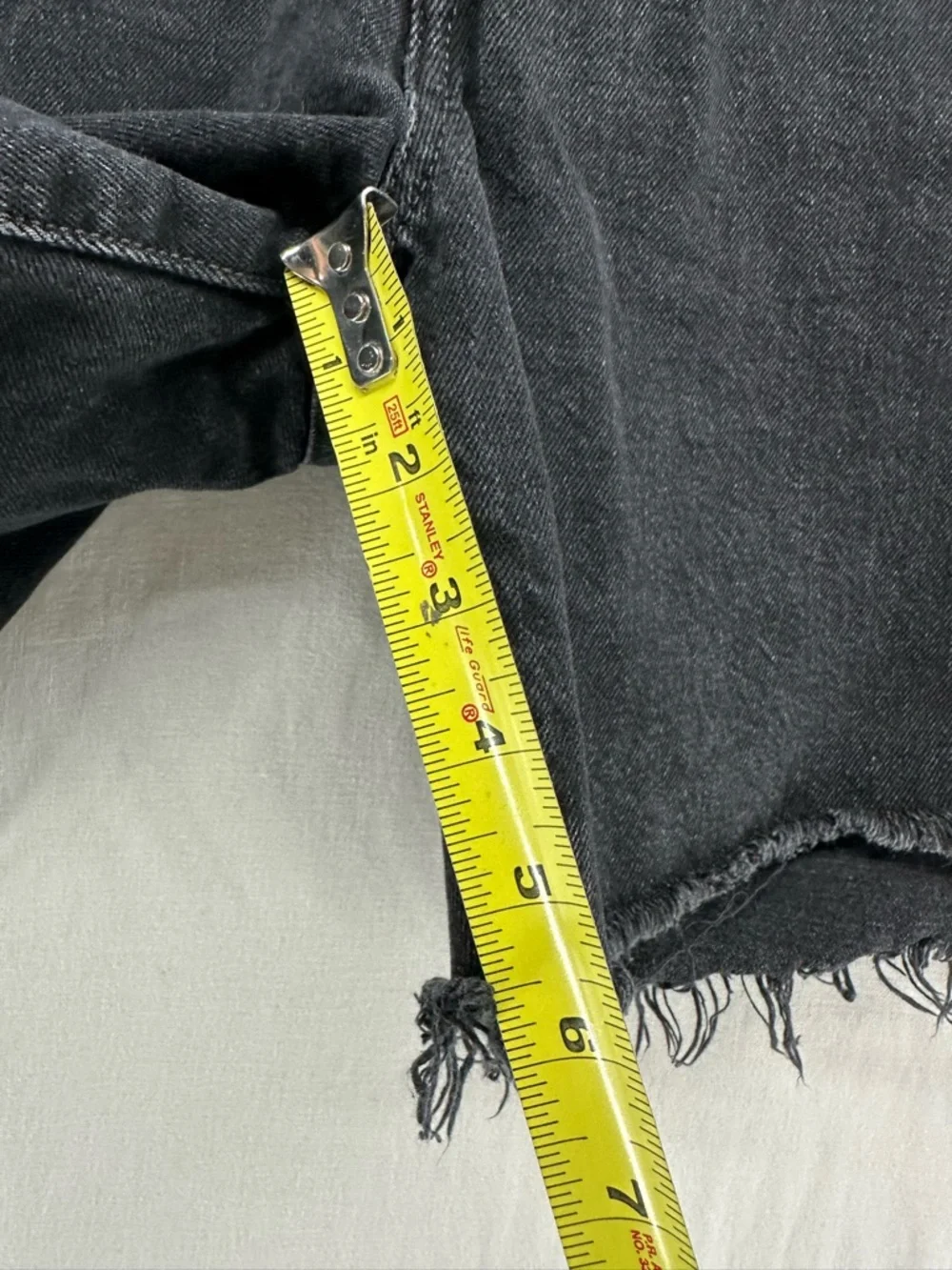 Levi's 501 Mid Thigh Shorts Women's Size 29 Black Dark Wash 100% Cotton Denim - Picture 6 of 11